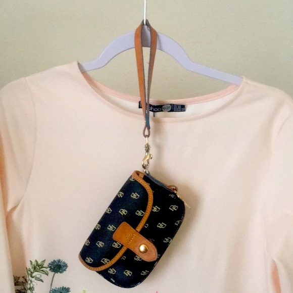 Dooney & Bourke Handbags - Dooney & Bourke Wristlet